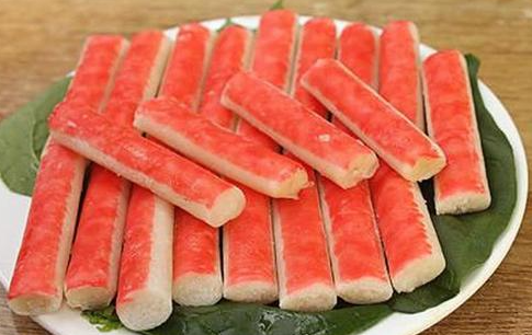 蚂蚁庄园4月1日：涮火锅常吃的蟹棒主要原料是